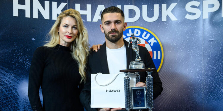 Sportske novosti – Livaja izbačen s priprema: klub i navijači u raskolu