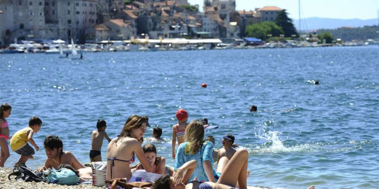 Starija žena utopila se na šibenskoj plaži