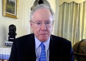 Steve Forbes podupire izjavu predsjednika Trumpa na planini Rushmore o komunizmu