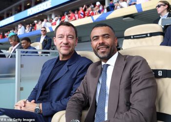 Sumnje da je prelazak iz tabora Johna Terryja uništio brak Ashley Cole i Cheryl otkrila je KATIE HIND dok ponovno raspiruju ‘toksičnu bromansu’: ‘Vrijeme je bilo vrlo pogodno’