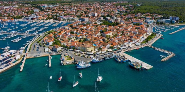 Svi ljudi dobre volje dobrodošli su u hotelsku lučicu!