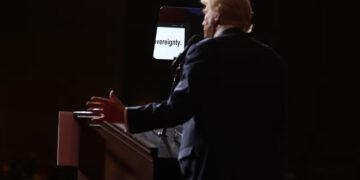 Teleprompter Bijele kuće zaradio je više od 100.000 dolara kladeći se na Trumpove govore, kaže izvješće