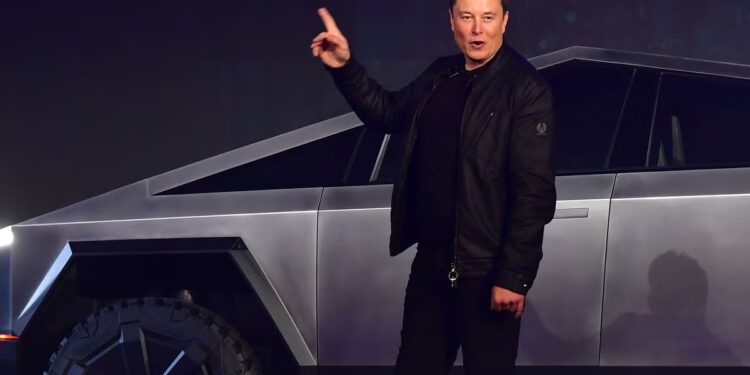 Teslin menadžer kaže da je tim za samovozeća vozila bio toliko preopterećen da su automobili bili ‘opasnost za kotrljanje po javnim ulicama’, otkriva tužba