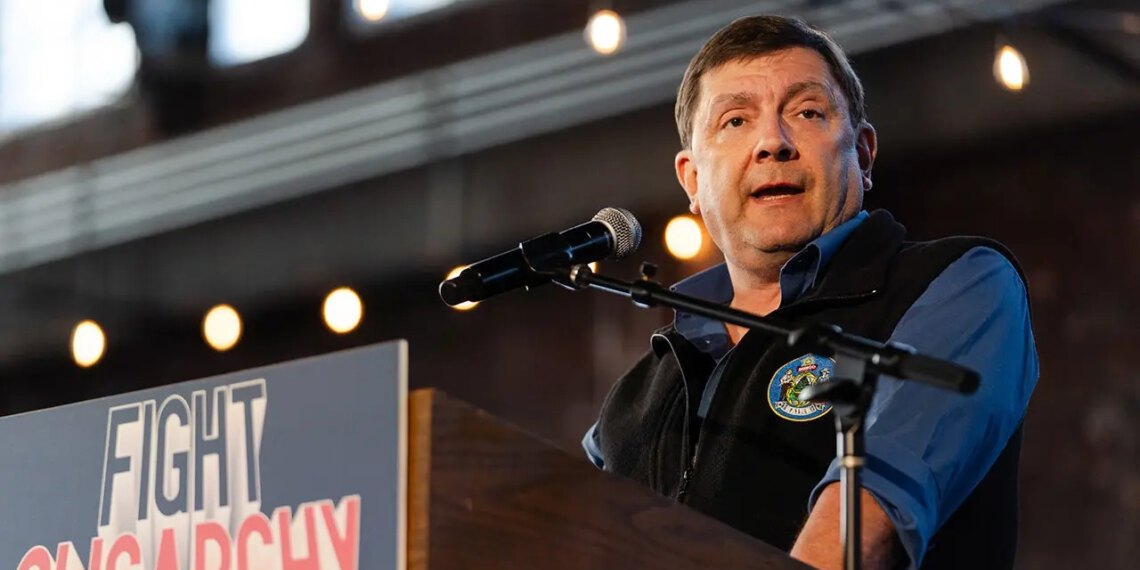 Troy Jackson podnosi dokumentaciju za ulazak u utrku za Senat Mainea nakon optužbi
