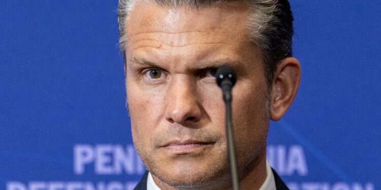 Trump kaže da je Hegseth od njega samo želio da pomiluje vojnike koji su ‘ubili mnogo ljudi’