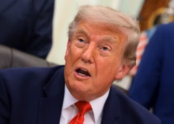 Trump kaže da je u srijedu ujutro bio zauzet gledajući čitavo više od tri sata pečenje Senata Faucija
