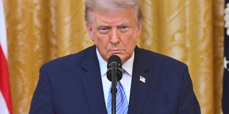 Trump mijenja ton o Jimmyju Carteru dok se bori s Iranom, inflacijom i vlastitim naslijeđem