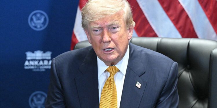 Trump upozorava da će SAD ‘desetkovati i uništiti’ Iran zbog pokušaja atentata