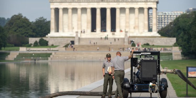Trumpov Reflecting Pool ponovno se isušuje kao dio problematične obnove