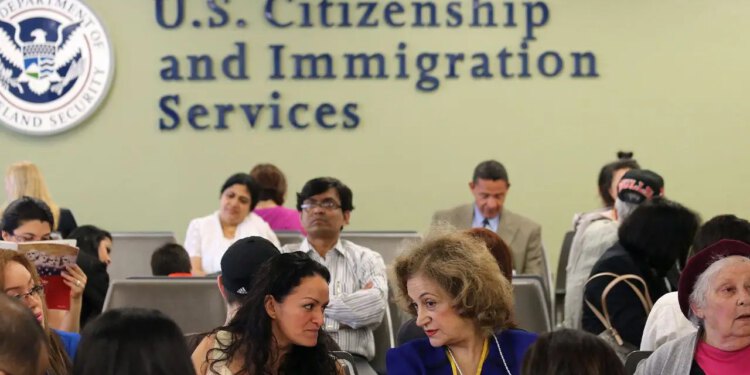 Trumpova administracija preskače intervjue za azil kako bi smanjila zaostatke u imigraciji