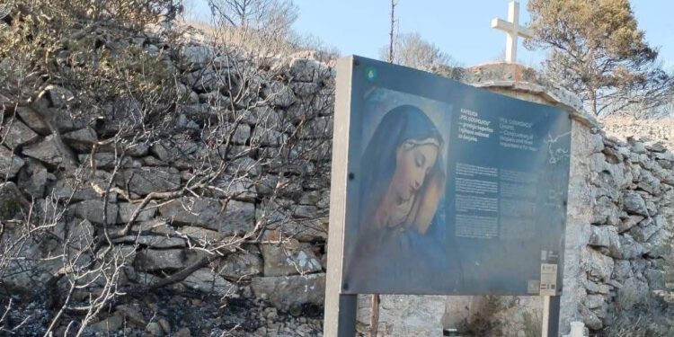 U požaru poviše Komiže izgorjelo sve osim kamena i Gospine slike