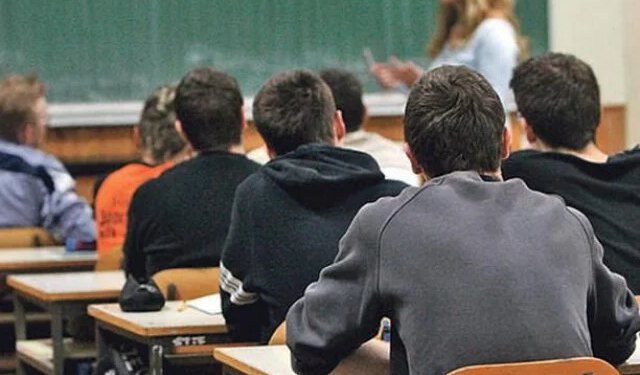 U srednje škole u BiH upisano više učenika nego lani