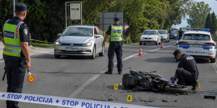 UŽAS NA OBALI – U dvije teške nesreće poginulo dvoje pješaka: Mladića usmrtio vozač s bogatim policijskim dosjeom