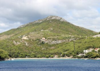 Uhićen 61-godišnji Poljak: Na plaži u Prapratnom snimao nagu djecu, zbog istog kaznenog djela već je odslužio zatvorsku kaznu