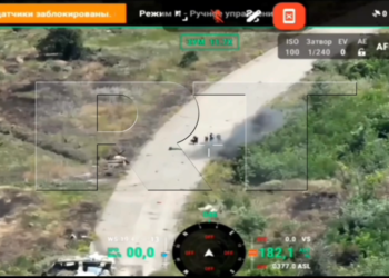 Ukrajinski FPV dron pogodio civile koji evakuiraju Konstantinovku (VIDEO) — RT Rusija i bivši Sovjetski Savez