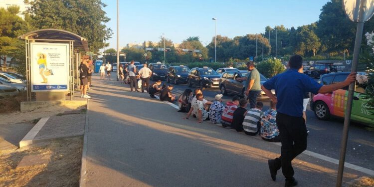 Ultraši bježali od kiše pa ih dočekale astronomske cijene taxija