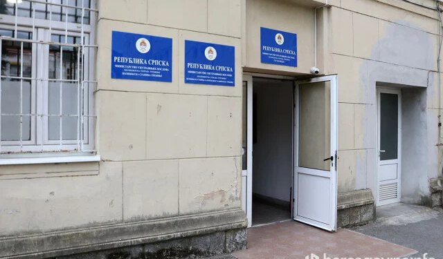 Ušao u policijsku postaju u Trebinju pa nožem prijetio policajcu