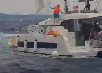 VELIKA AKCIJA KOD ŠOLTE: Brodovi, zrakoplov i helikopter u utrci s vremenom