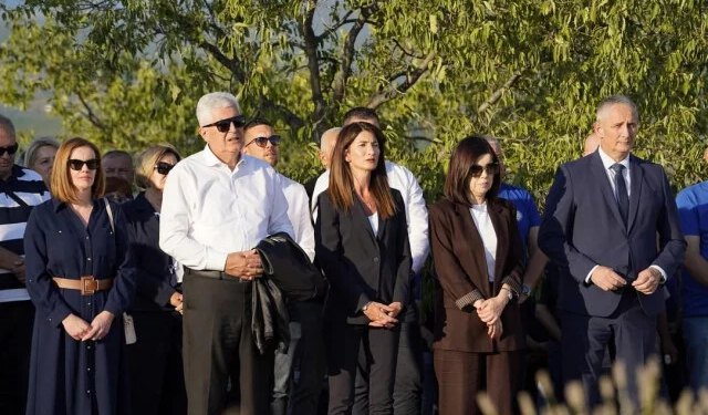 VIDEO Don Ivo Šutalo oštro hrvatskim političarima: ‘Borimo li se za narod ili gledamo svoj džep i položaj?’