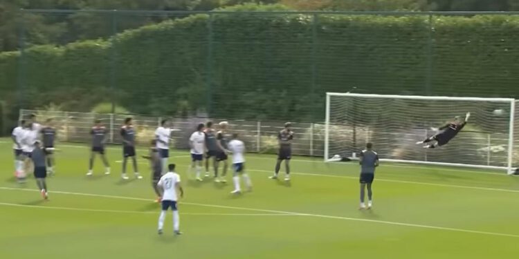 VIDEO Golazo Mateusa Fernandesa na njegovom debiju za Tottenham: De Zerbi se smiješi