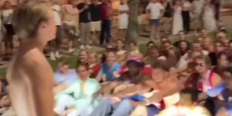 VIDEO Norvežani nakon senzacije protiv Brazila priredili spektakl na splitskoj Rivi: Vikinško slavlje oduševilo prolaznike