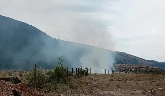 VIDEO Ponovno gori na deponiji Uborak, vatrogasci na terenu