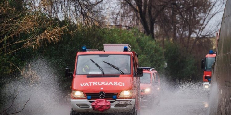 Vatrogasci izdali upozorenje Splićanima: ‘Osigurajte stvari na otvorenom i izbjegavajte stabla’