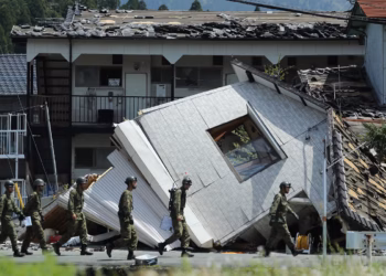 Više mrtvih u eksploziji u trgovačkom centru nakon potresa od 6,8 ​​stupnjeva koji je pogodio Japan