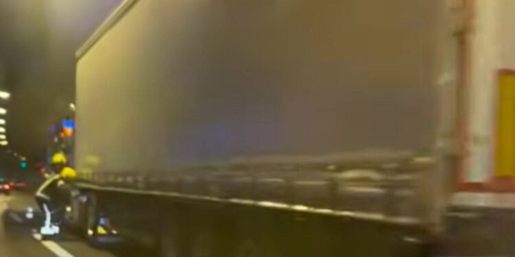 Vozači, oprez! Otežana vožnja zbog kvara kamiona kod Blata na Cetini