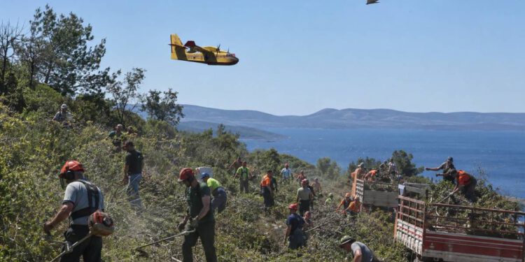 “Za eskadrilu Rafalea mogli smo kupiti 23 kanadera”, a zašto ne pitamo koliko su Hrvati mogli dobiti kosilica i trimera?