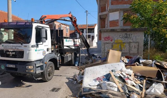 Završena akcija uklanjanja krupnog otpada u Lacinoj ulici u Mostaru