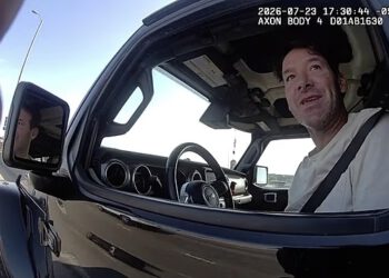 Zbunjeni Tony Romo moli da nazove svog odvjetnika i svađa se s policajcima dok je puštena policijska kamera s tijela uhićene u vožnji u pijanom stanju
