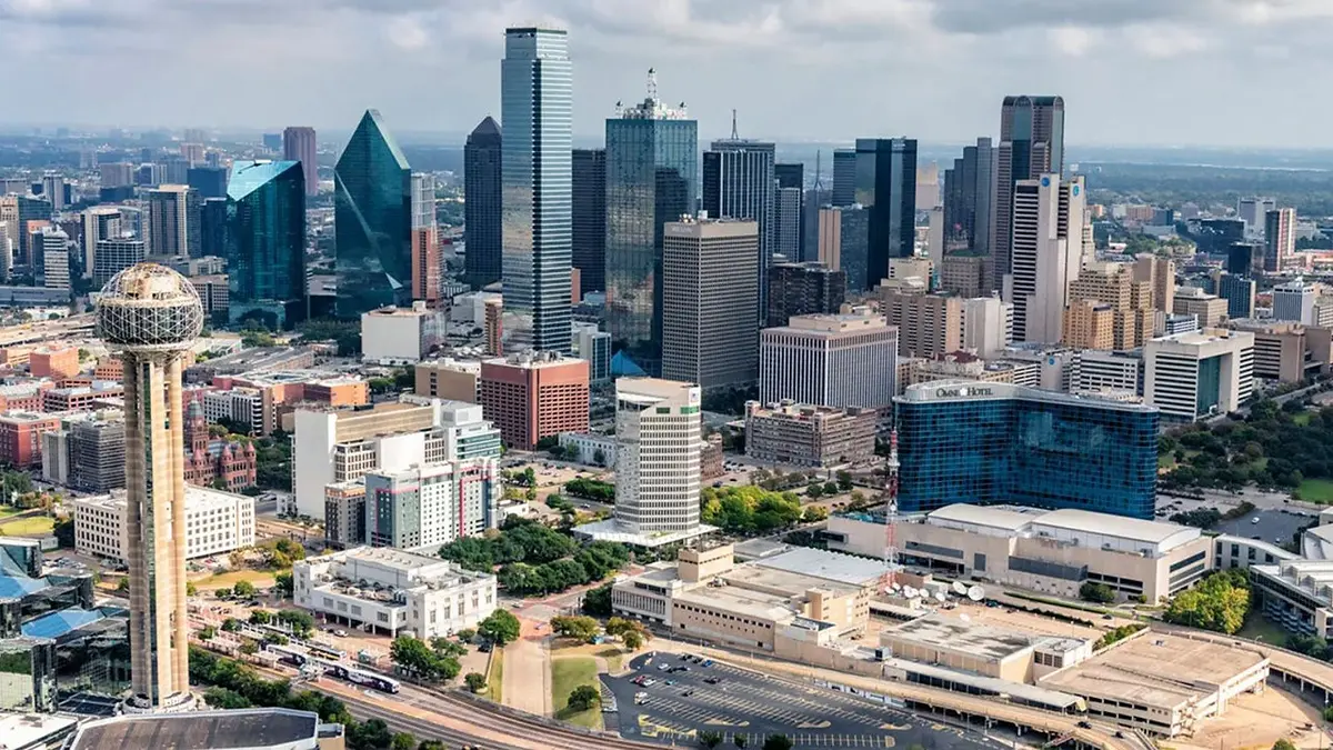 Dallas Texas skyline gop rally trump