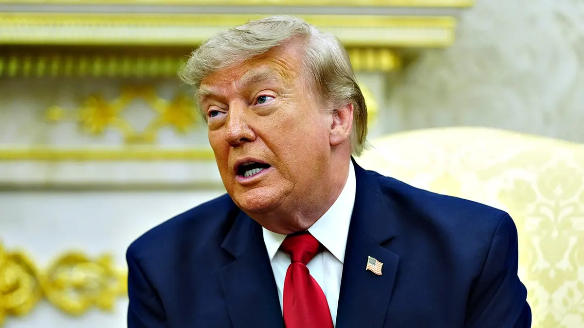 Predsjednik Donald Trump govori tijekom sastanka u Ovalnom uredu.