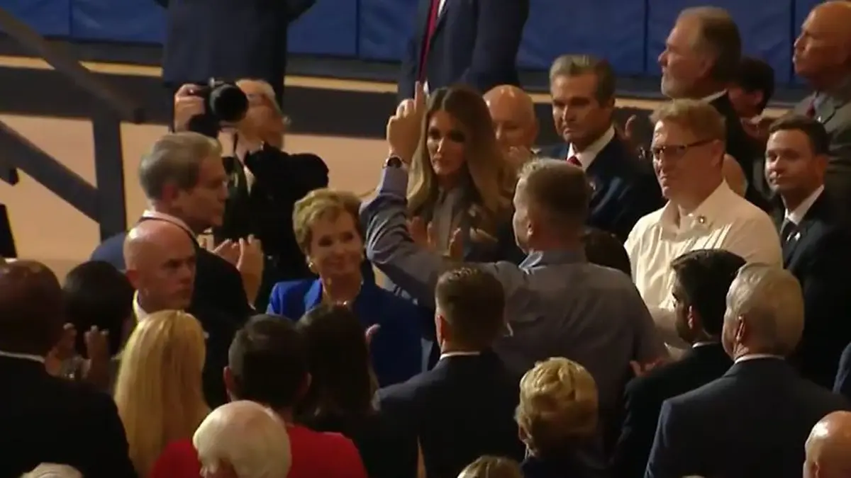 Članovi obitelji palog vojnika prvog poručnika Tylera Jamesa Feehana na Trumpovom govoru u Georgiji