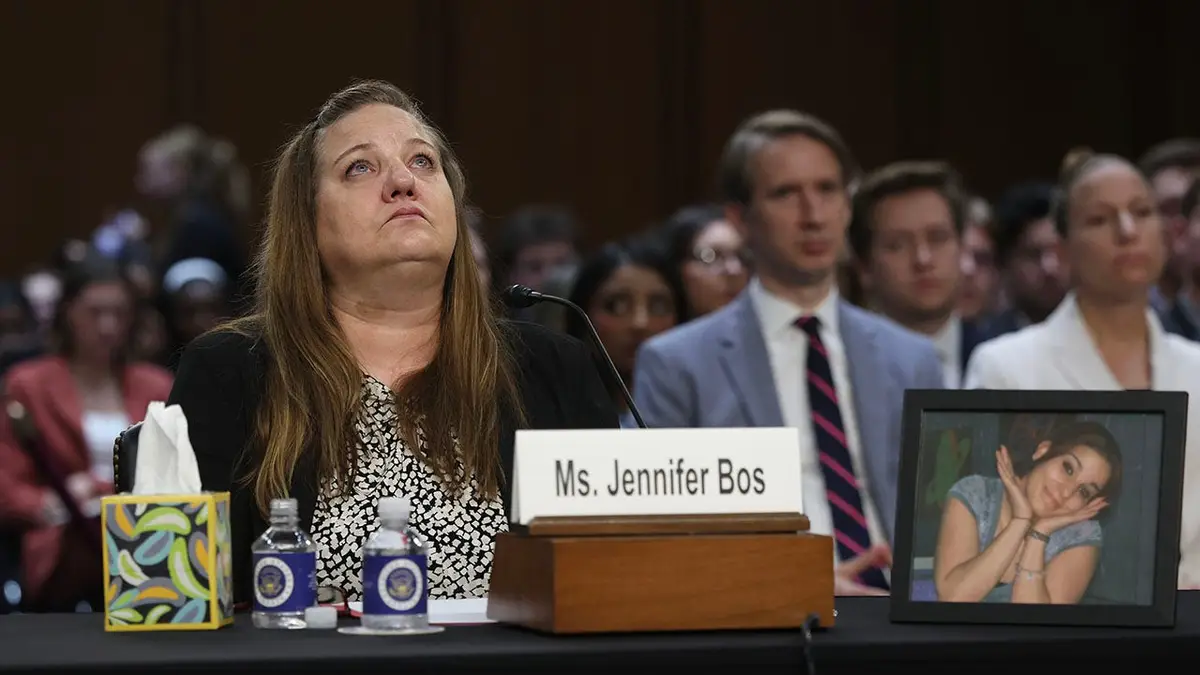 Jennifer Bos govori na Capitol Hillu tijekom saslušanja za potvrdu.