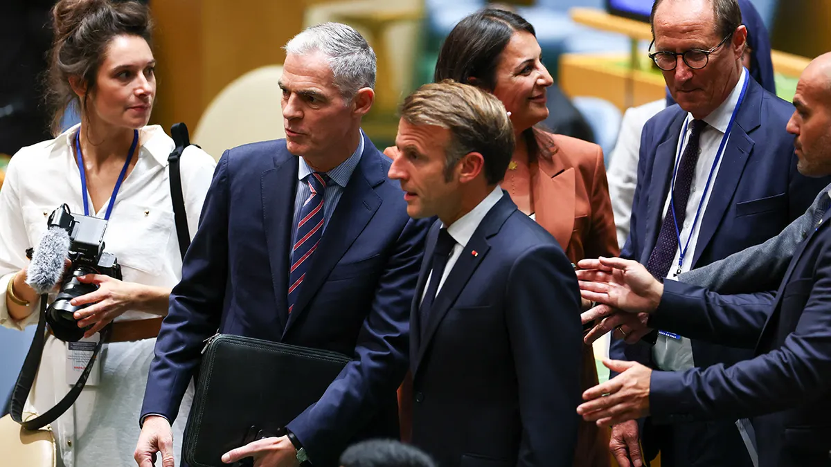 Macron s francuskim veleposlanikom u UN-u