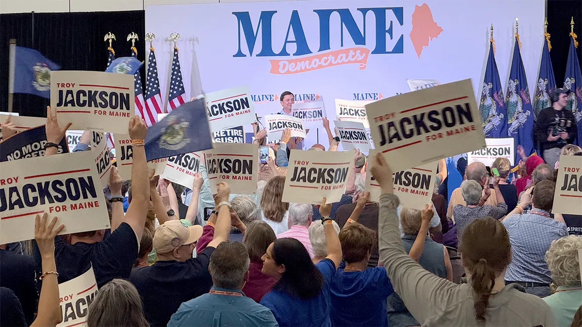 Troy Jackson na konvenciji o nominaciji demokratskog Senata u Maineu