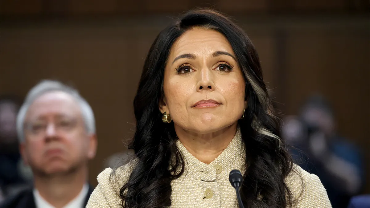 Tulsi Gabbard govori dok se pojavljuje pred odborom Senata tijekom saslušanja o globalnim sigurnosnim prijetnjama.