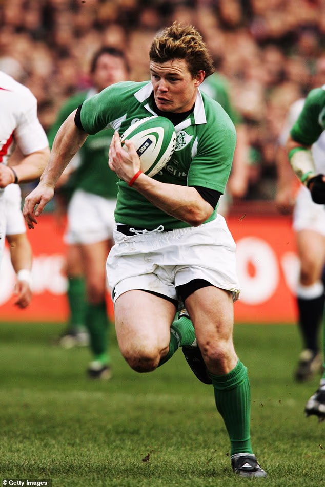 Brian O'Driscoll of Ireland in action during the RBS Six Nations Championship match between Ireland and England at Lansdowne Road on February 27, 2005