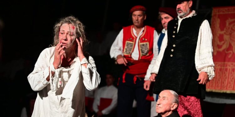 Spektakl koji već 20 godina oživljava povijest Sinja: Jubilarna „Opsada Sinja 1715.“ donosi i posebnu premijeru