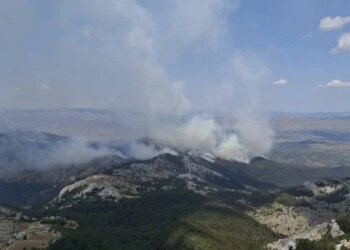 Air Tractori morali prekinuti gašenje požara kod Bosanskog Grahova