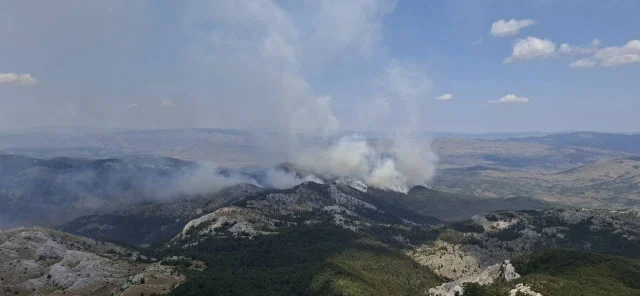 Air Tractori morali prekinuti gašenje požara kod Bosanskog Grahova