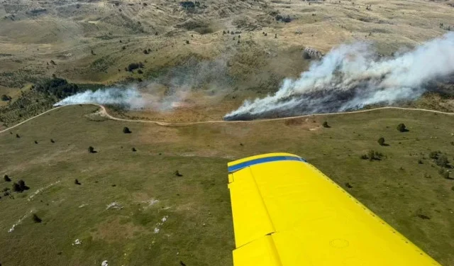 Air Tractori trenutačno ne mogu gasiti požar u Grudama, jedan zrakoplov oštećen