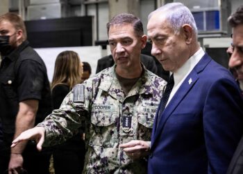 Američki admiral: Očistili smo Hormuz od mina, a 50 000 naših vojnika blokira Iran