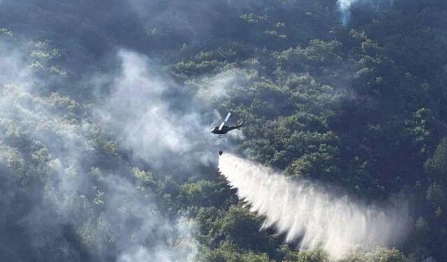 Angažiran i drugi helikopter OS BiH u gašenju požara na području Konjica
