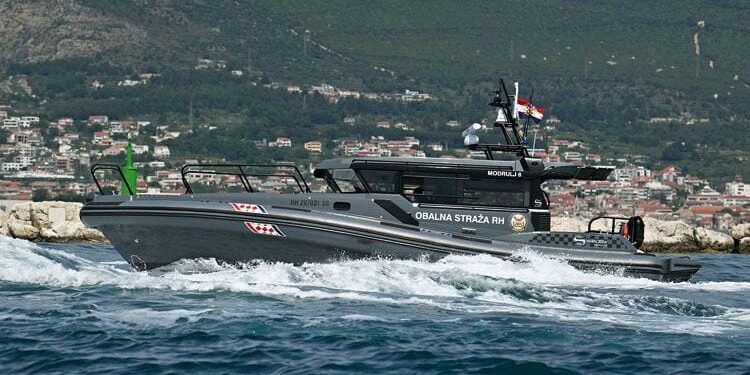 Brodograditelj iz Šibenika donira 20.000 eura Gradu Omišu i DVD-u Omiš