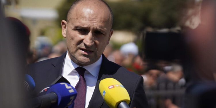 Bulj prozvao Anušića: “Postao si Plenkovićeva lošija verzija, tražimo vojsku na granici”