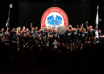 Crni put i Gusari Komin podijelili pobjedu na 29. Maratonu lađa