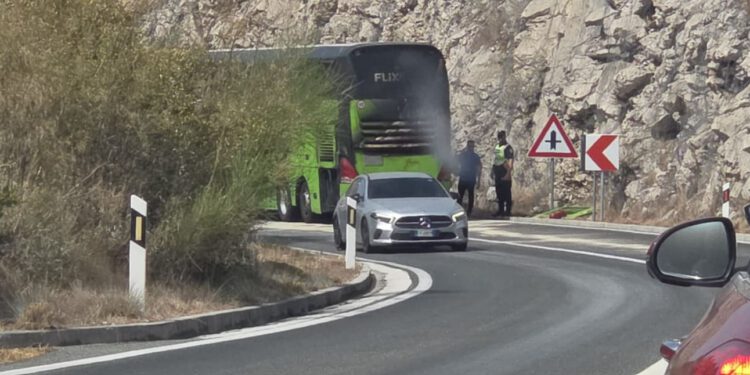 DRAMA U DALMACIJI Flixbus se zapalio tijekom vožnje, unutra bili putnici